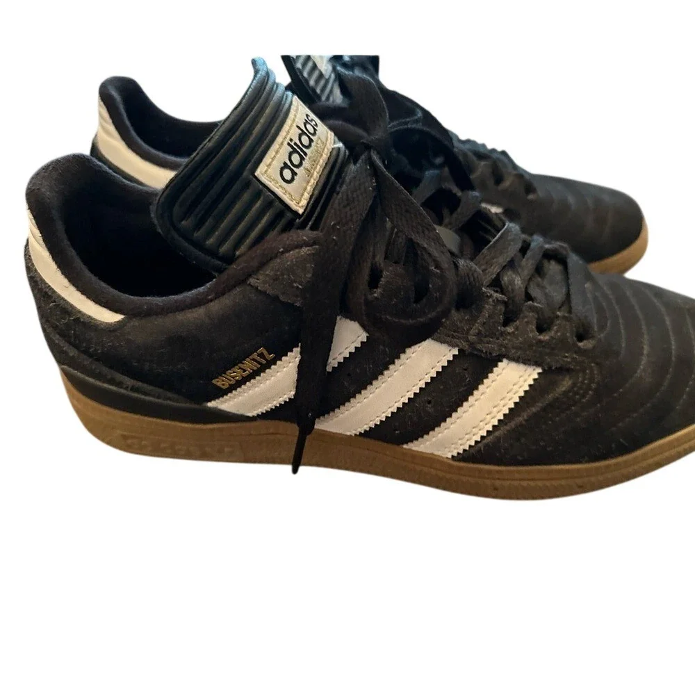 Adidas Busemitz Men's 7.5 Black and White Sneakers‎